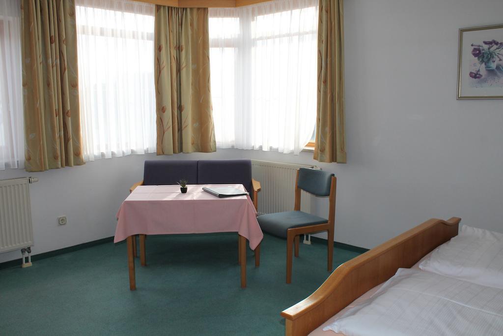 Hotel Garni Vogelsang Bad Füssing Chambre photo